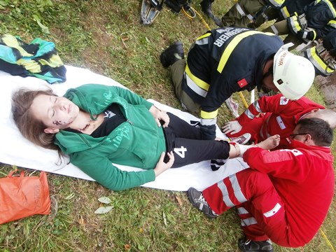 Freiwillige Feuerwehr Krems/Donau - bung: Scheunenbrand und Verkehrsunfall